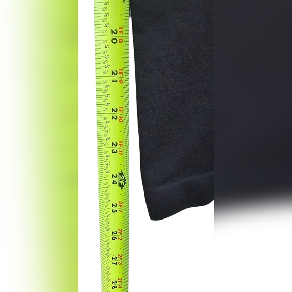 Reebok Classic Seamless Fitted Scoop Athletic Black Sleeveless Tank Top - Picture 6 of 6